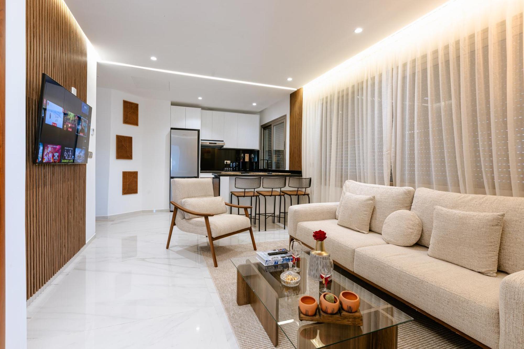 Marina View Residence Luxurious Studio Retreat With Stunning Ocean Views 1 Double Bedroom, 1 Convertible Couch Tangier Exterior photo