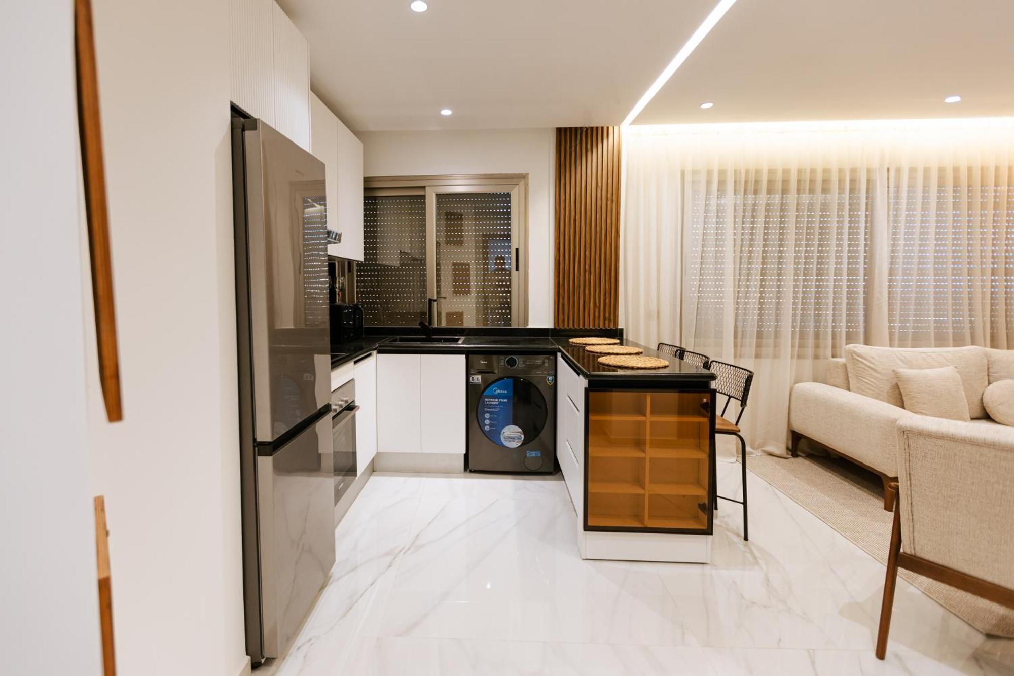 Marina View Residence Luxurious Studio Retreat With Stunning Ocean Views 1 Double Bedroom, 1 Convertible Couch Tangier Exterior photo