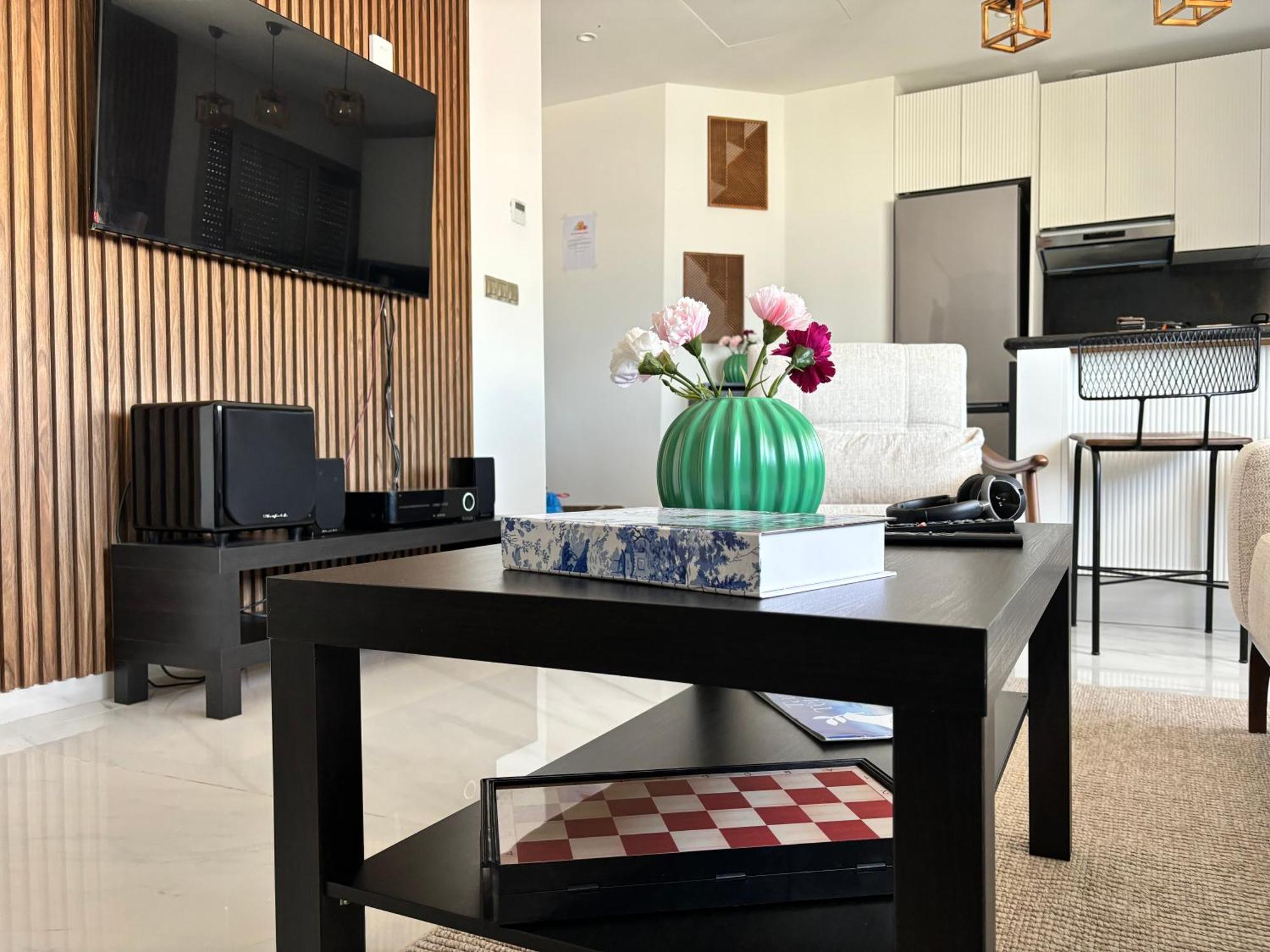 Marina View Residence Luxurious Studio Retreat With Stunning Ocean Views 1 Double Bedroom, 1 Convertible Couch Tangier Exterior photo